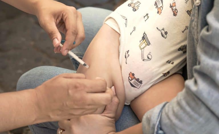 Qué tener en de le pongan las vacunas al bebé - CSC