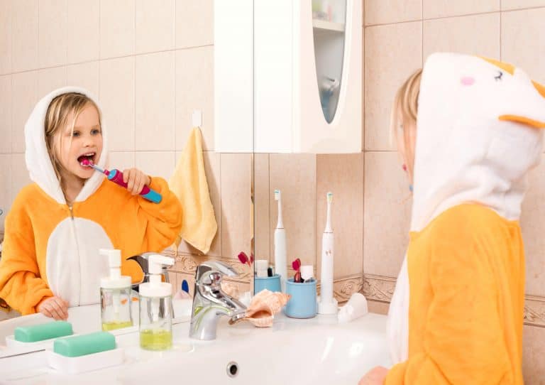 cepillo de dientes normal o eléctrico para peques