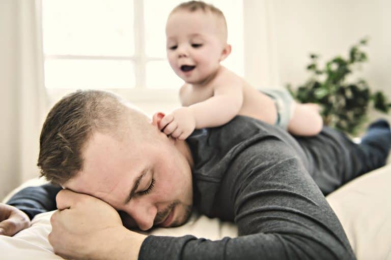 ¿Cuánto duermen los padres primerizos?