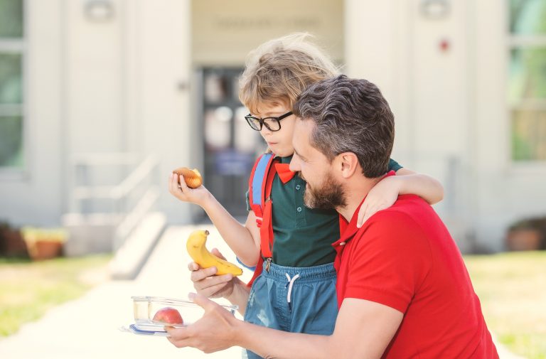 Los fruitis, el día escolar de la fruta