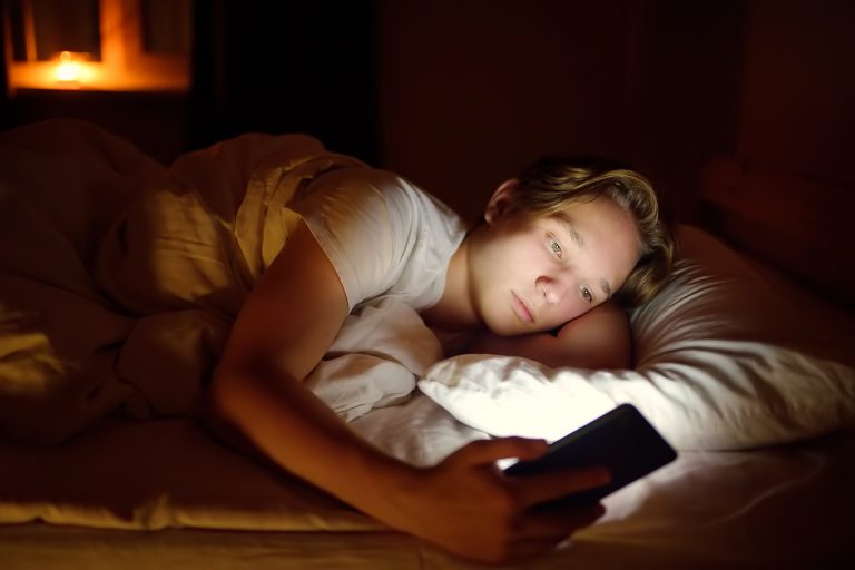 No dormir engorda a los adolescentes