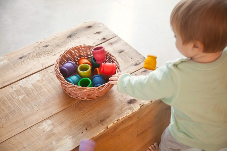 ¿Cómo juegan los niños en la primera infancia?