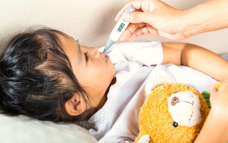 ¿Cómo se cura una faringitis en niños?