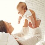 Cómo estimular el desarrollo del cerebro de un bebé