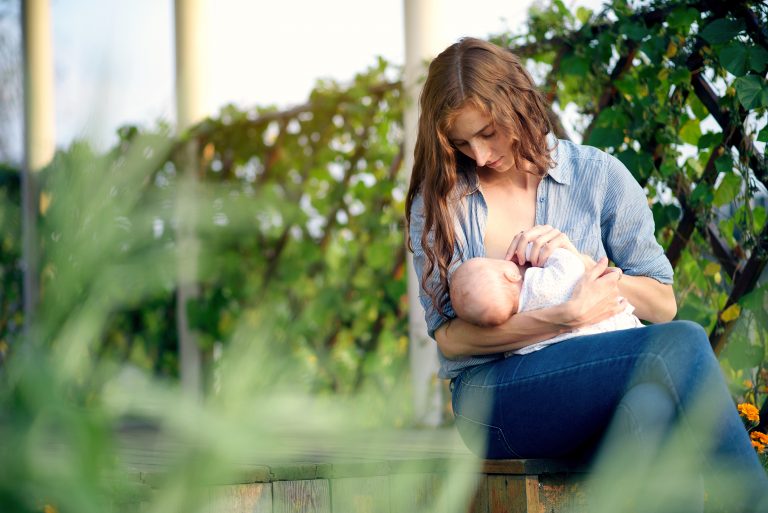 Una ley que proteja la lactancia materna en espacios públicos