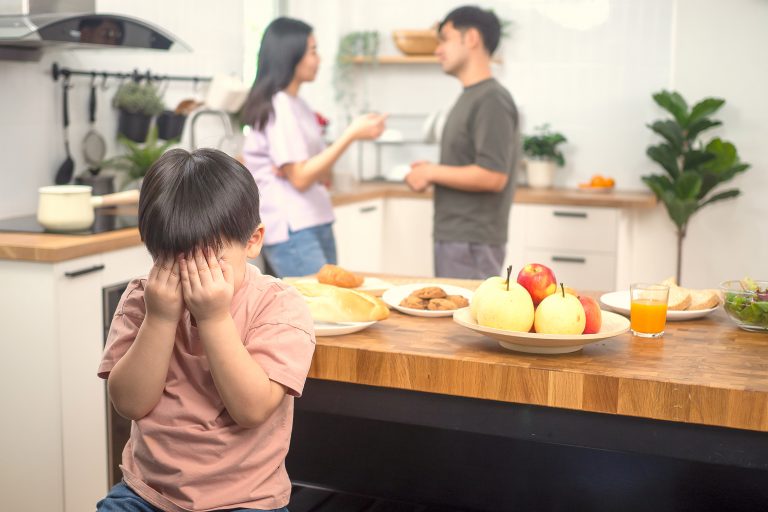 ¿Cómo afectan las peleas de los padres a los hijos?