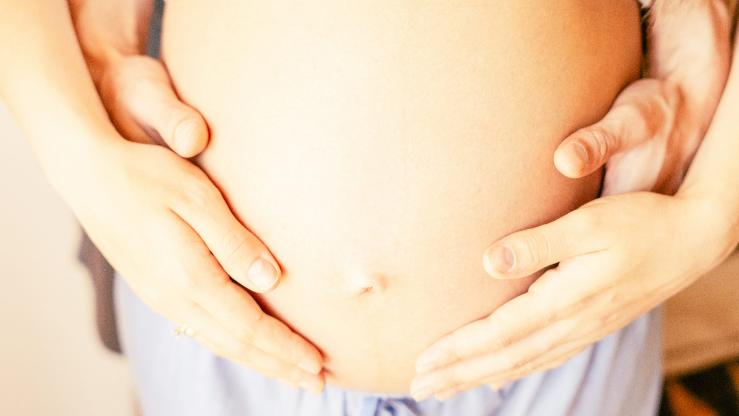 Guante inteligente detecta la posición fetal y evita parto peligroso