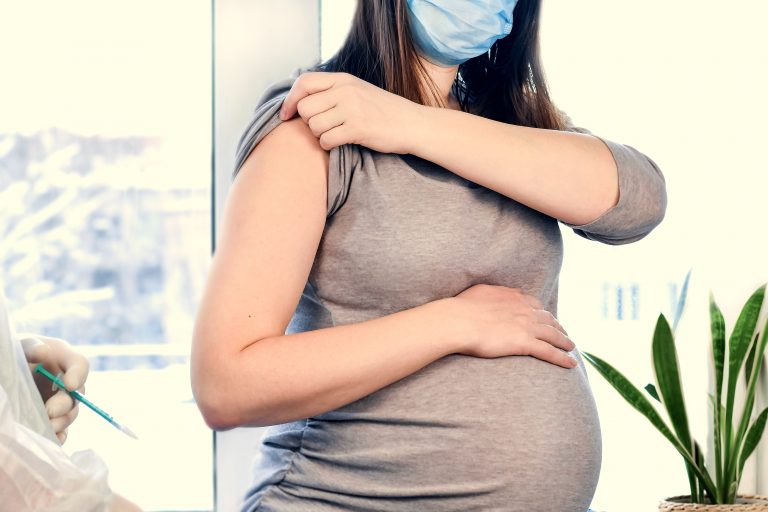Vacuna Tdap en el embarazo reduce la tosferina en bebés