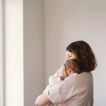 Embarazas con COVID y problemas de neurodesarrollo en varones