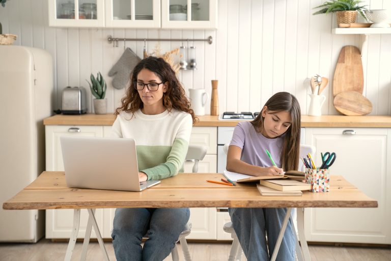 Colegios abiertos en festivos para que las familias puedan conciliar