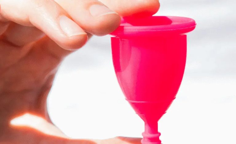 Universitarias inventan copa menstrual que detecta ETS