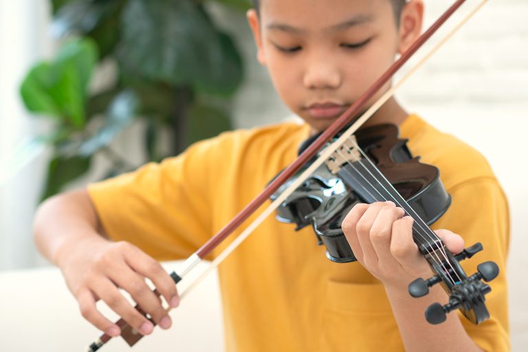 Tocar un instrumento aumenta el cociente intelectual de los niños