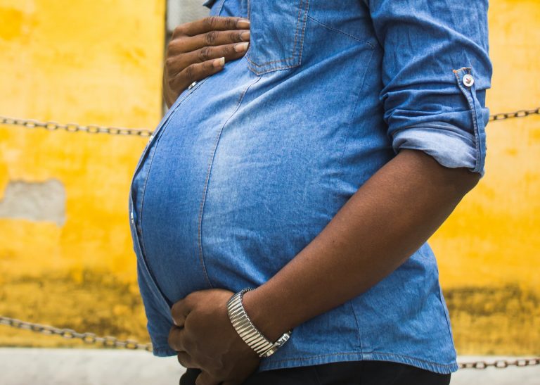 Cada 2 minutos muere una mujer durante el embarazo o el parto