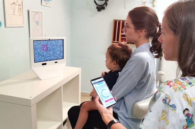 TrackAI, la IA que detecta problemas visuales en niños 