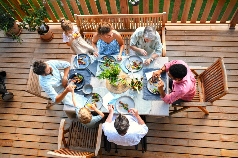 Beneficios de cenar en familia para los niños y adolescentes