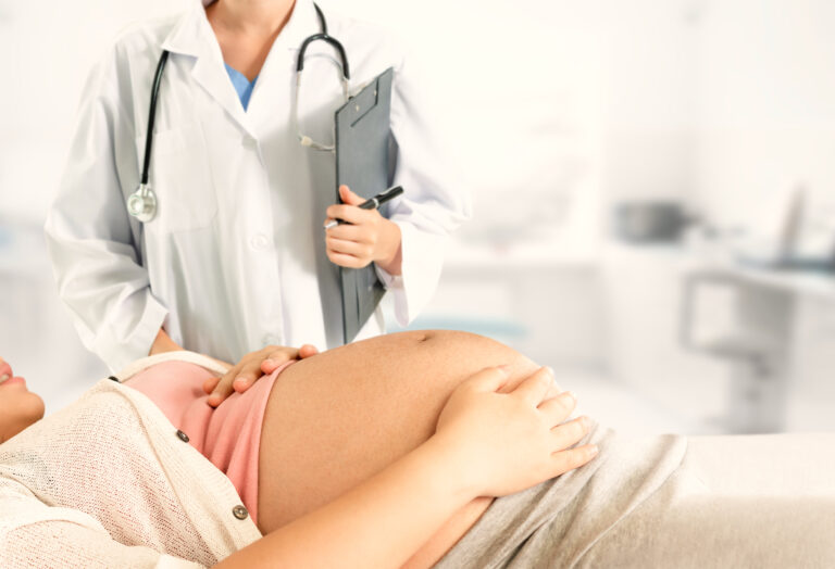 Complicaciones en el embarazo y salud de las madres