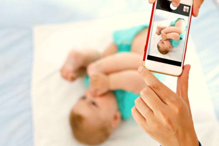 Los pedófilos buscan fotos infantiles en las redes sociales