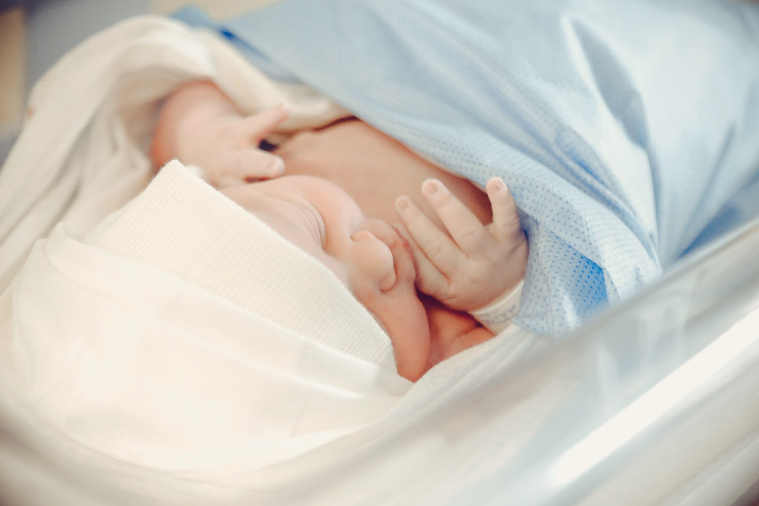 Parche de hidrogel trata vías respiratorias en recién nacidos