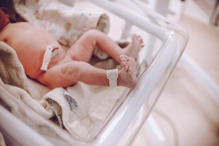 Parche de hidrogel trata vías respiratorias en recién nacidos