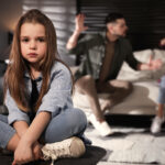 La violencia prolongada de la pareja pone en riesgo a los niños