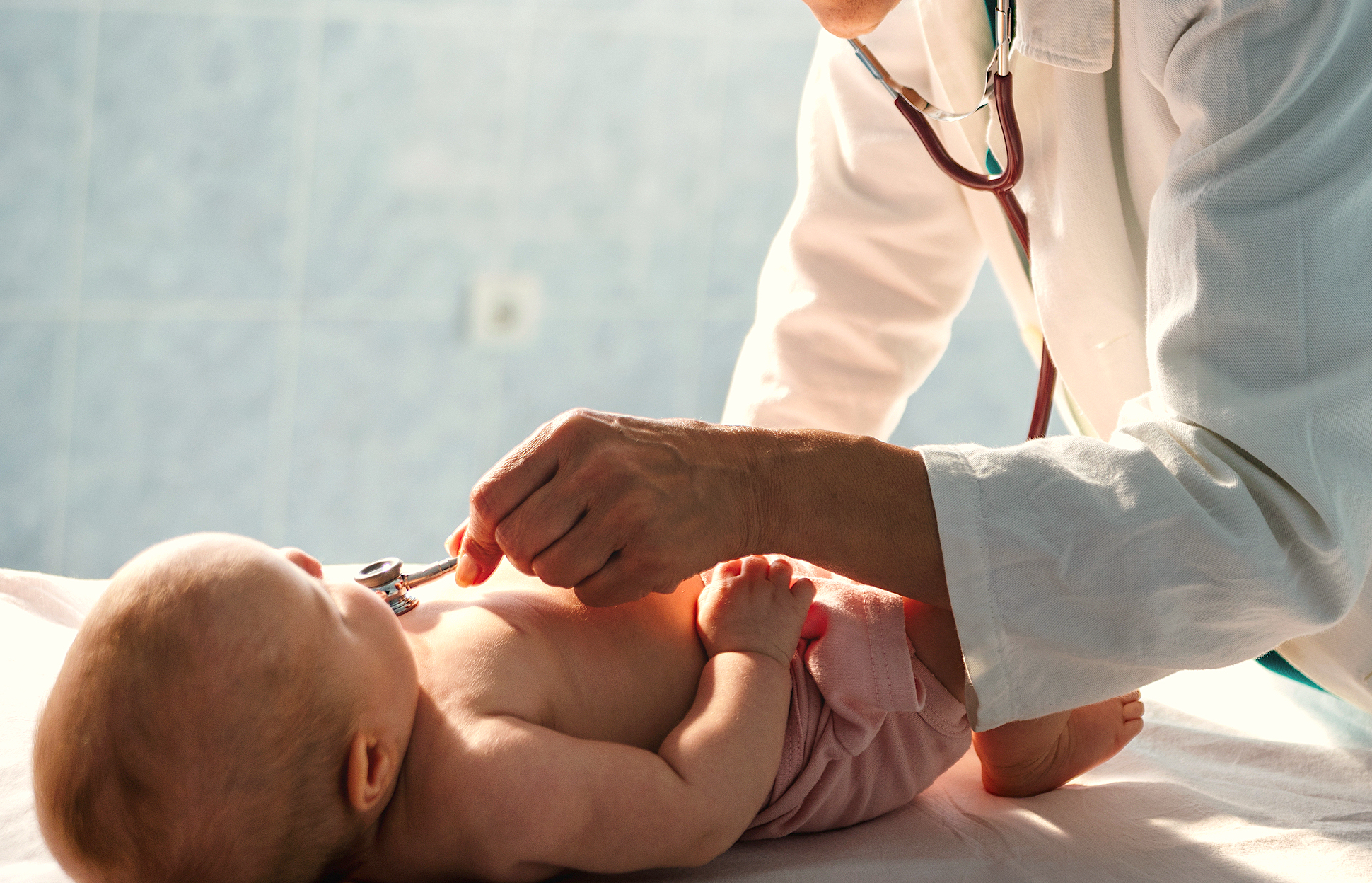 CDC advierten: El aumento de casos de VRS entre niños y bebés