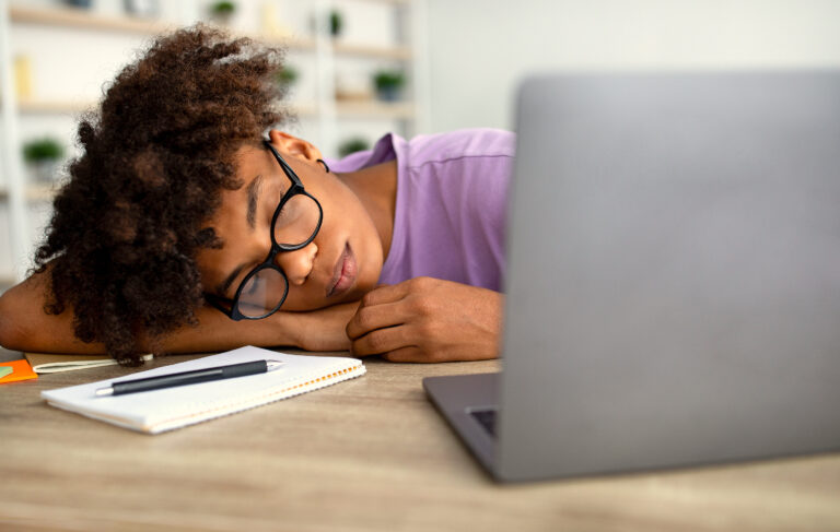 Dormir bien ayuda a los adolescentes a combatir el estrés