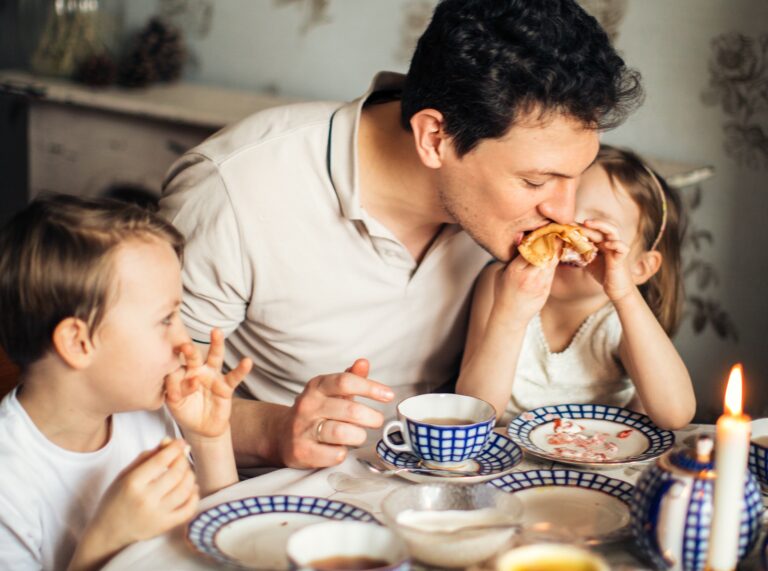 ¿Cómo afecta el estrés de los padres a los hijos?