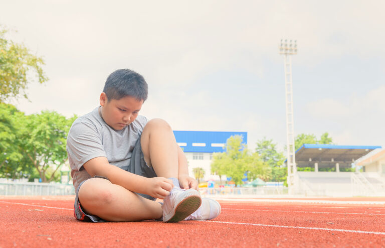 La mayoría de niños con obesidad la mantienen de adultos