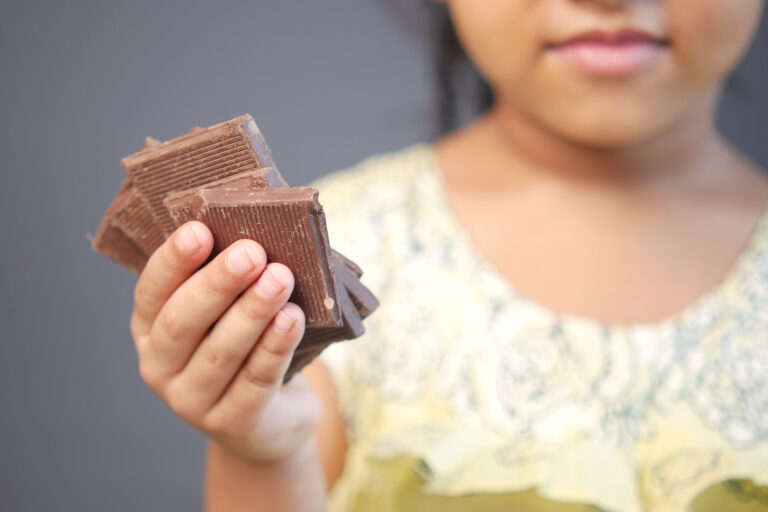 Alerta Alimentaria: Cadmio y plomo en chocolate negro