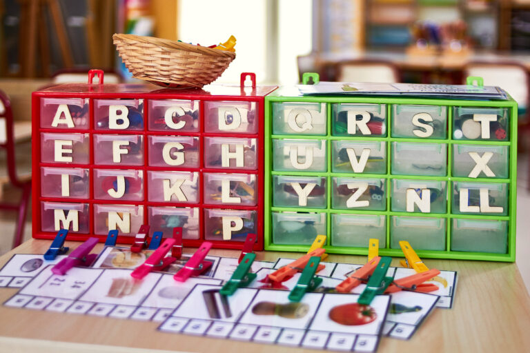 ¿Qué es la caja de sonidos Montessori?