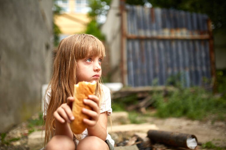 España a la cabeza de pobreza infantil en Europa