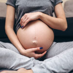 Hablar al bebé en el útero beneficia su desarrollo neuronal