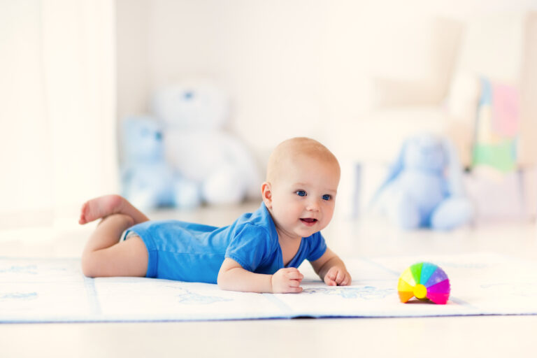 12 Juguetes para fomentar el gateo en los bebés