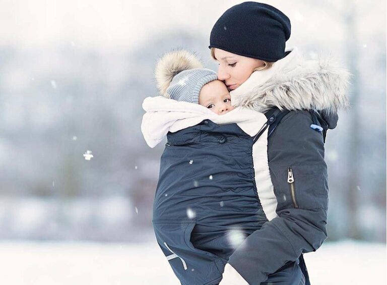 Cobertor de porteo polar Momawo para abrigar al bebé en invierno.