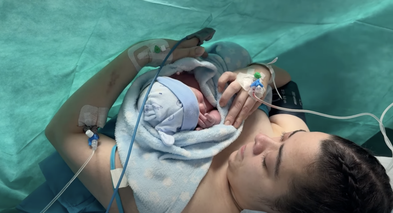 Nace primer bebé de útero transplantado donado por su abuela