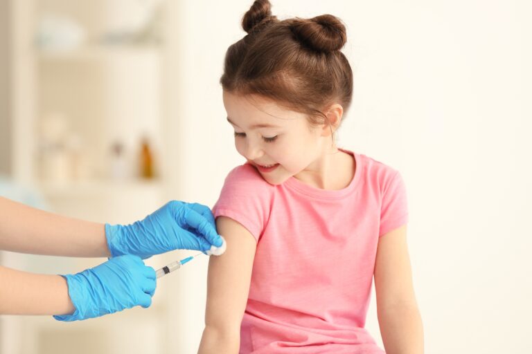 4 Pasos para eliminar el dolor de las vacunas en niños