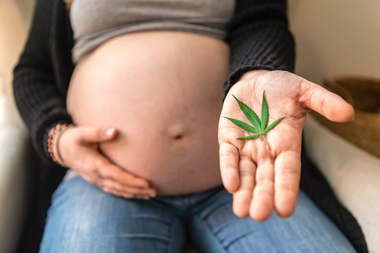Consumo de cannabis durante en adolescencia y embarazo