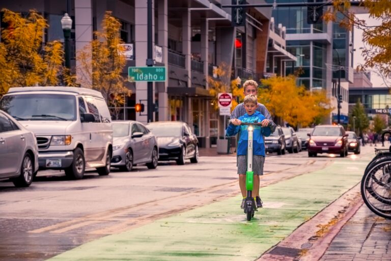 La dura advertencia de la Sociedad de Neurología sobre el uso de patines  eléctricos entre menores