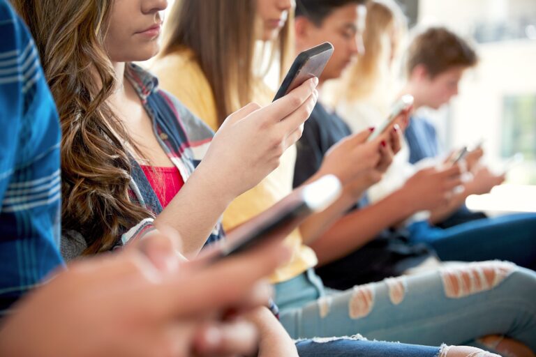 ¿Cómo afecta el teléfono a los adolescentes?
