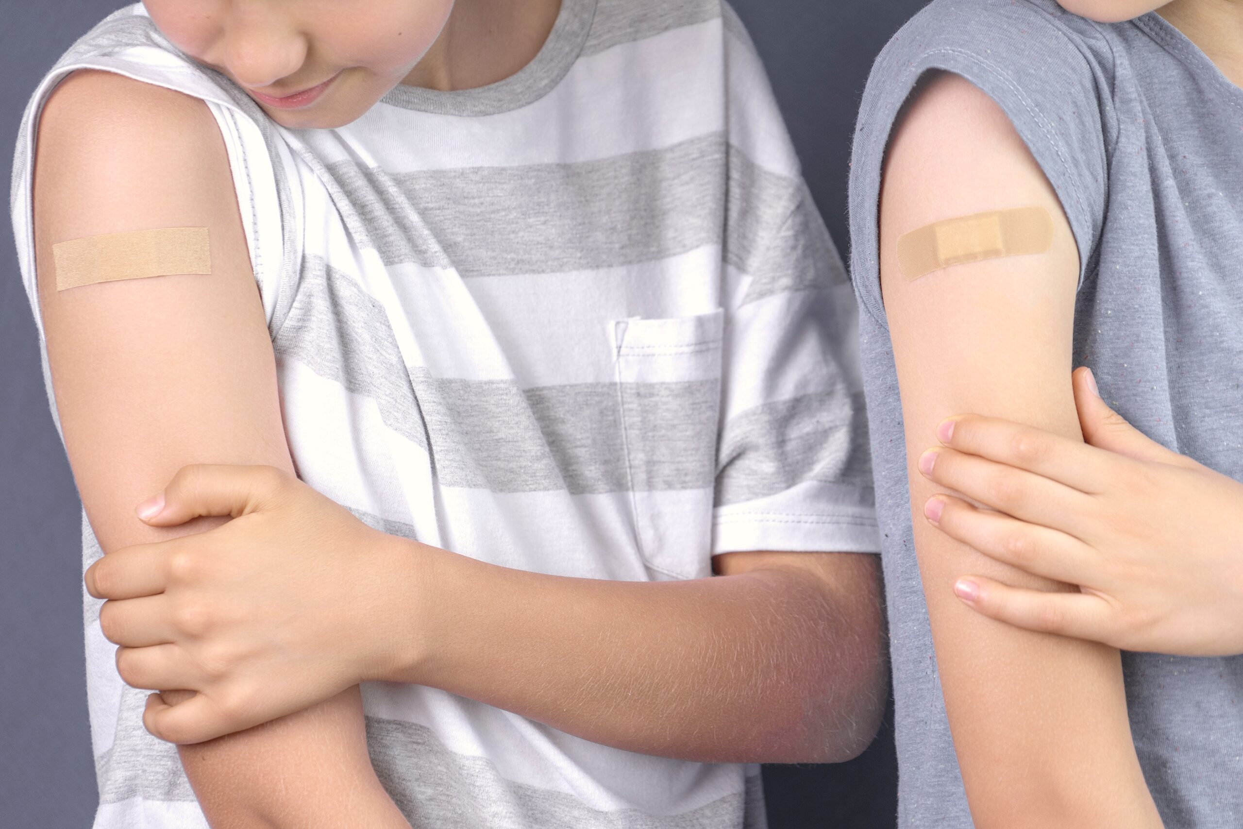 La vacuna COVID-19 reduce el COVID prolongado en niños