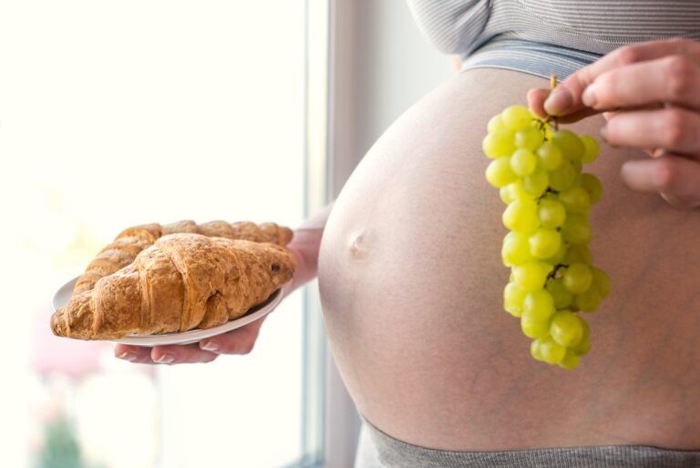 La comida ultraprocesada en el embarazo daña al bebé
