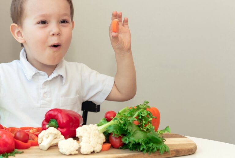 Verduras para favorecer la salud bucodental de los niños